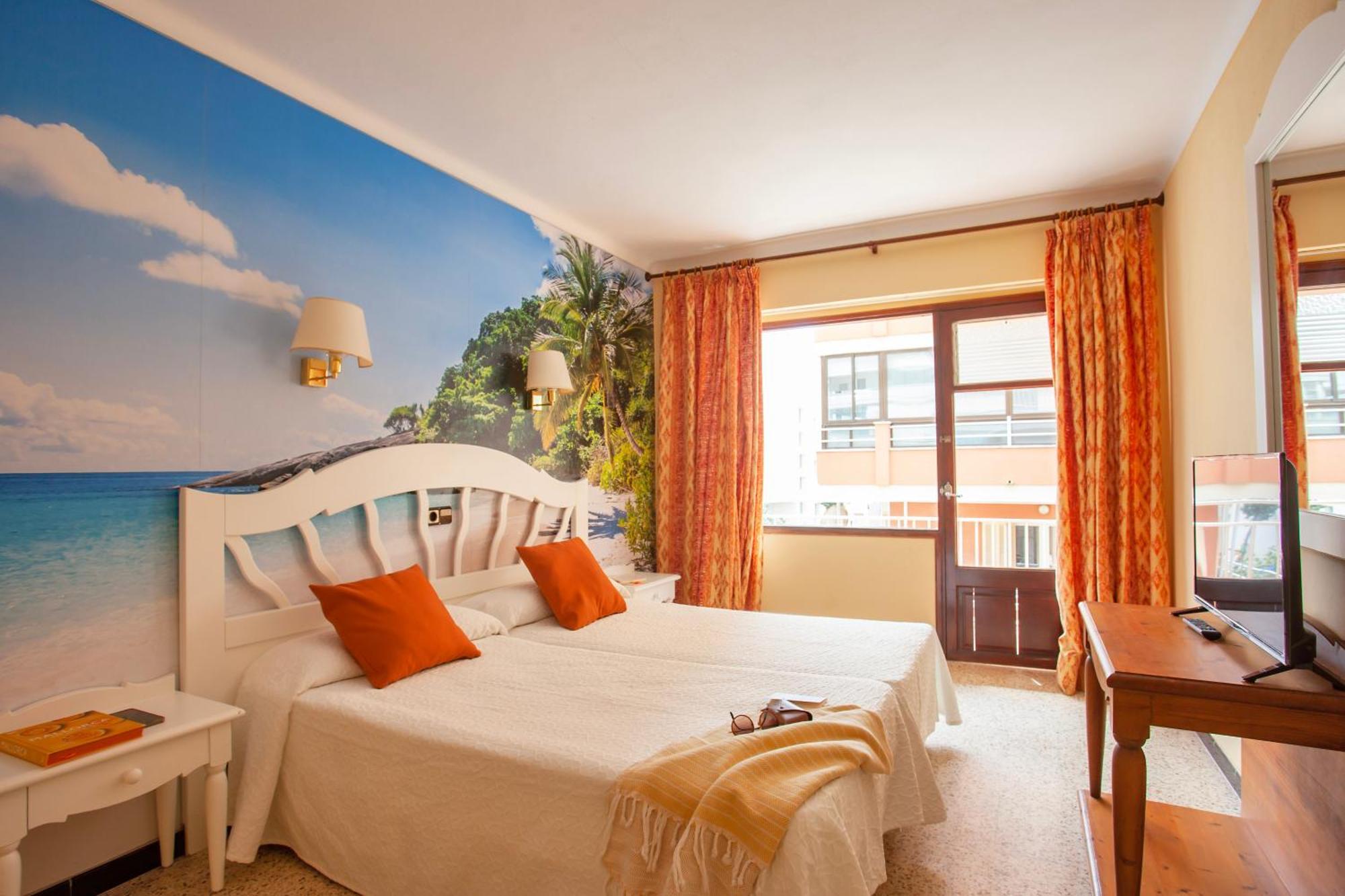 Bj Hostal Bona Vista S'Illot  Ngoại thất bức ảnh
